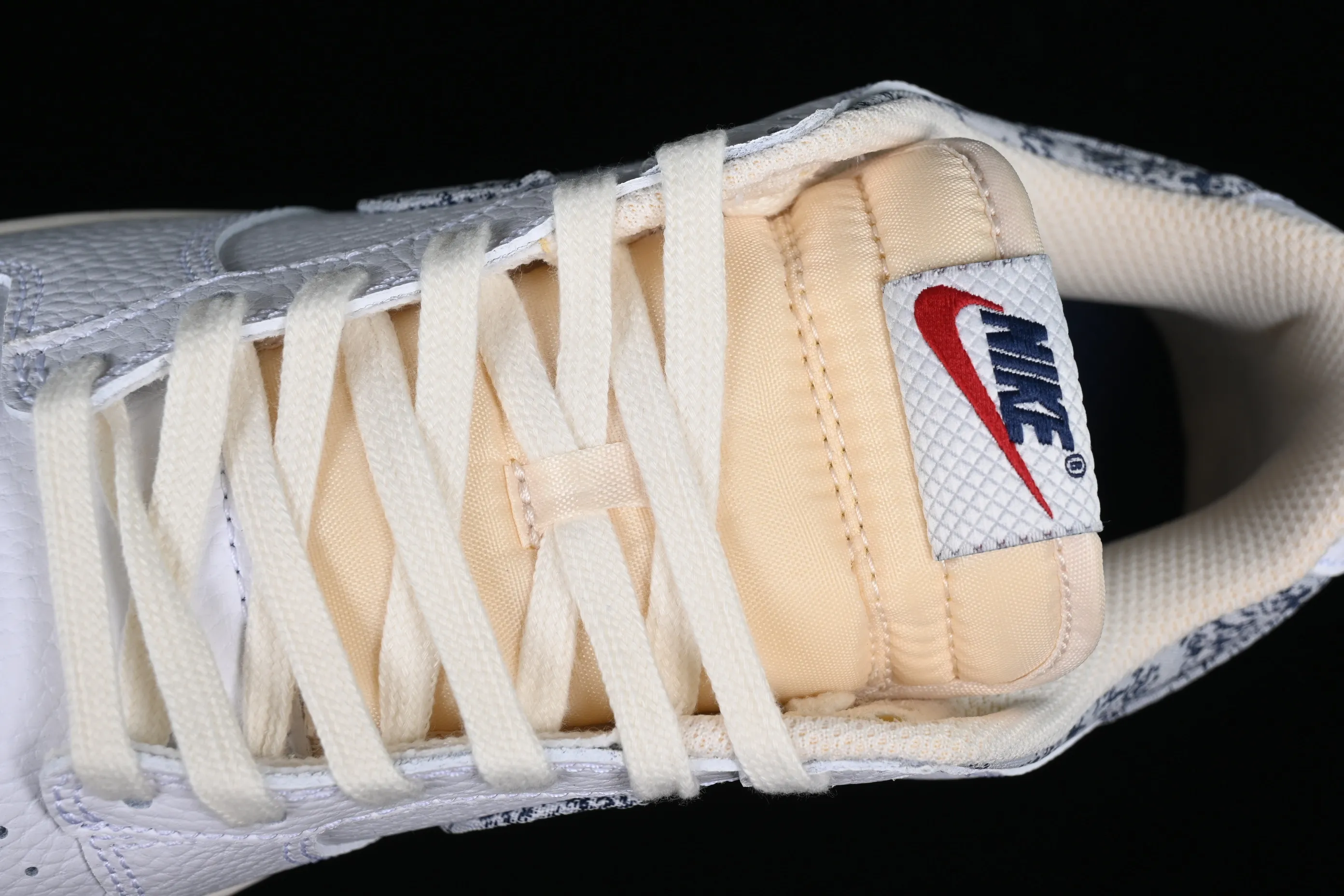 All categories Nk SB Dunk series Nk SB Dunk Low low-top sneakers Nk Dunk Low "Washed Denim" washed denim SB dunk series low-top casual sports skateboard shoes FN6881-100